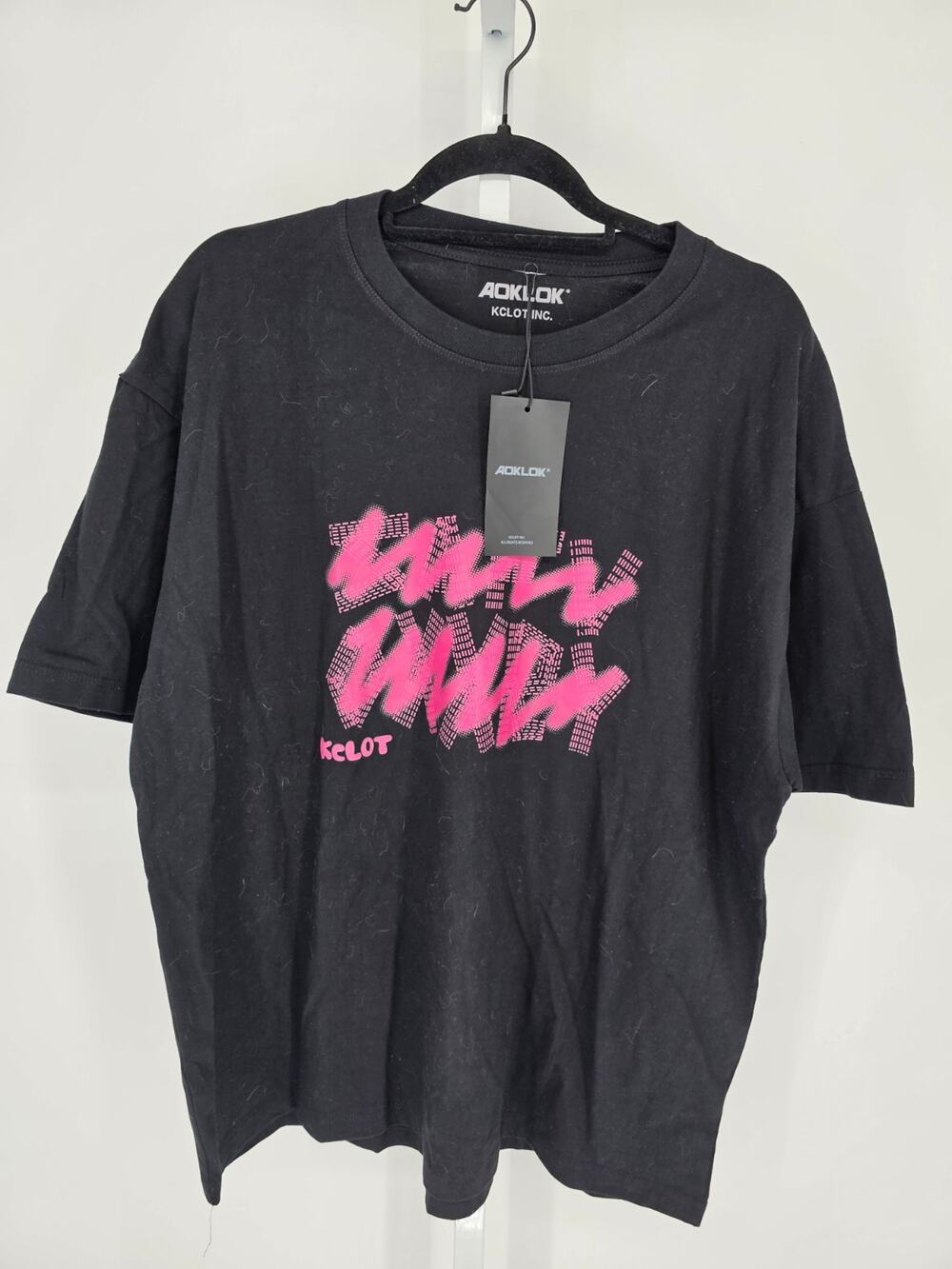 AOKI.OK brand black graphic t-shirt Mens Sz XL Black Bright Pink